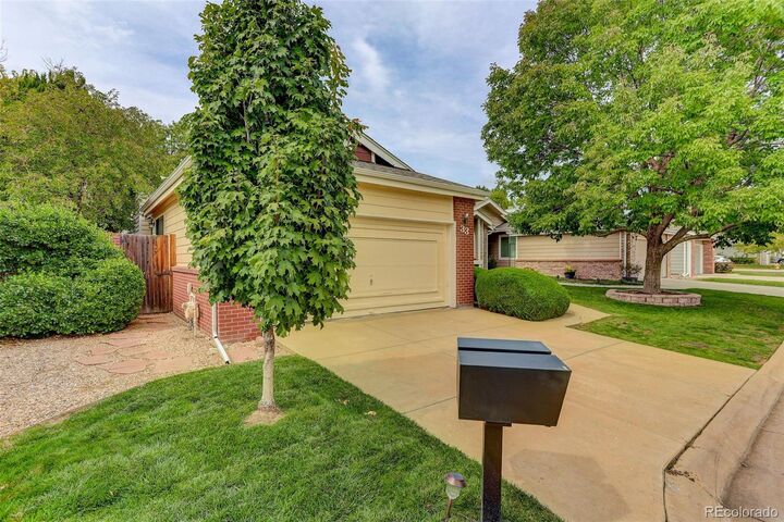 Property Photo:  8080 E Dartmouth Avenue 33  CO 80231 