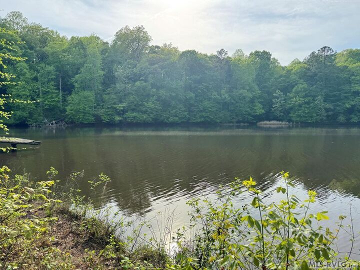 Property Photo:  