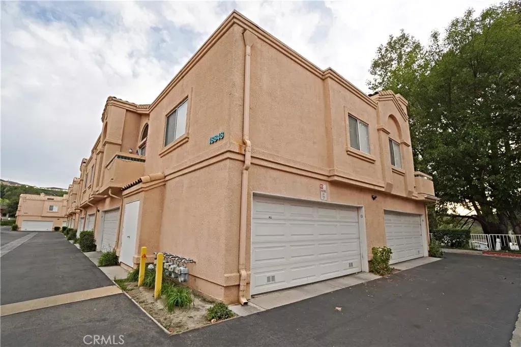 Property Photo: 18848 Vista Del Canon B CA 91321