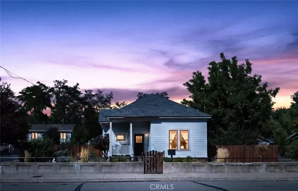 Property Photo:  349 N Oregon Street  CA 96097 