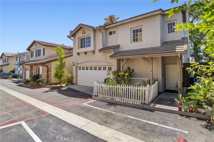 Property Photo:  14522 Day Lily  CA 91402 