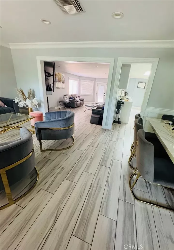 Property Photo: 13027 Aetna Street CA 91401