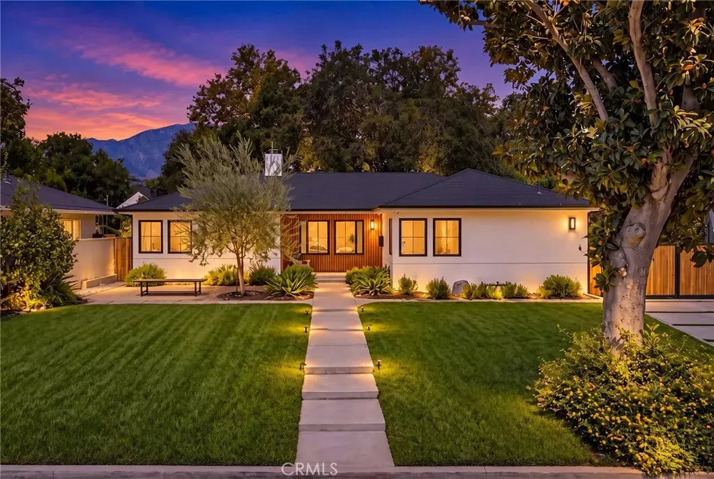 Property Photo:  2147 E Woodlyn  CA 91104 