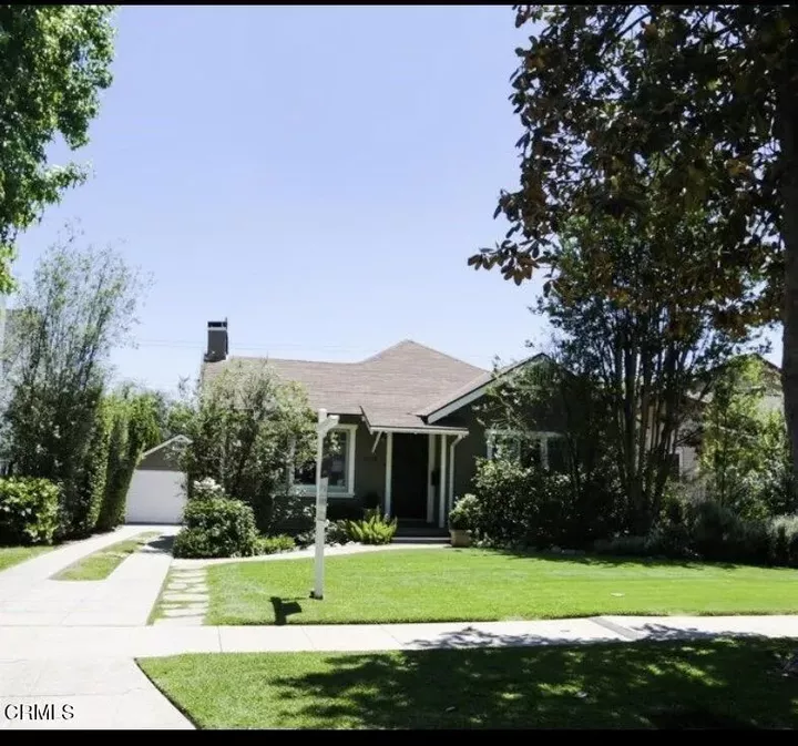 Property Photo:  2040 Queensberry Road  CA 91104 