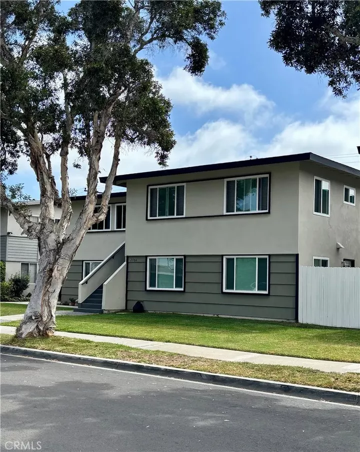 Property Photo:  2904 Peppertree Lane  CA 92626 