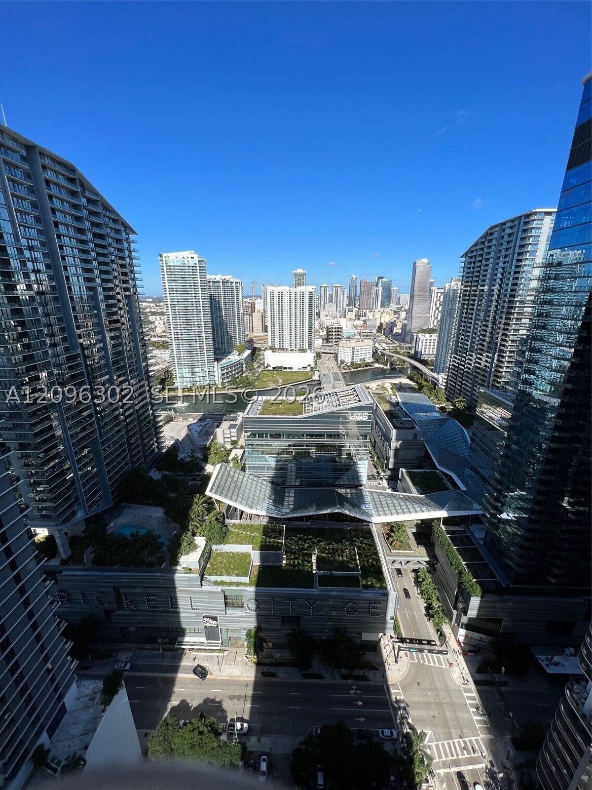 Property Photo:  45 SW 9th St 3709  FL 33130 