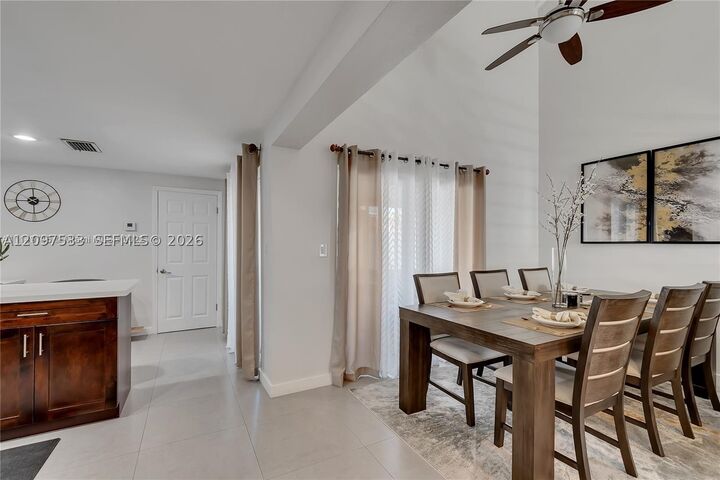 Property Photo:  8940 SW 95th Ave 8940  FL 33176 