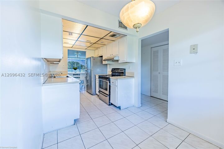 Property Photo: 3301 NW 47th Ter 403 FL 33319