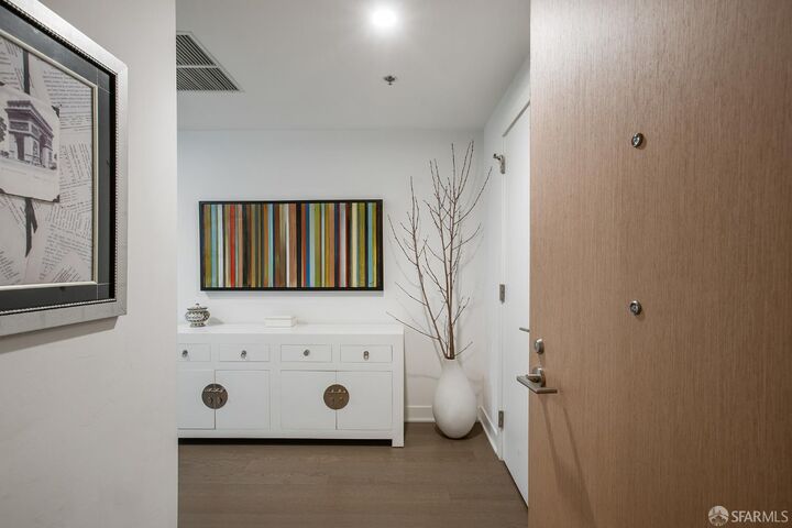 Property Photo: 318 Main Street 5B CA 94105