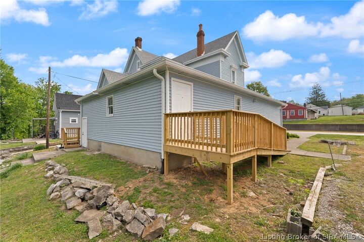 Property Photo:  633 N Capitol Avenue  IN 47112 