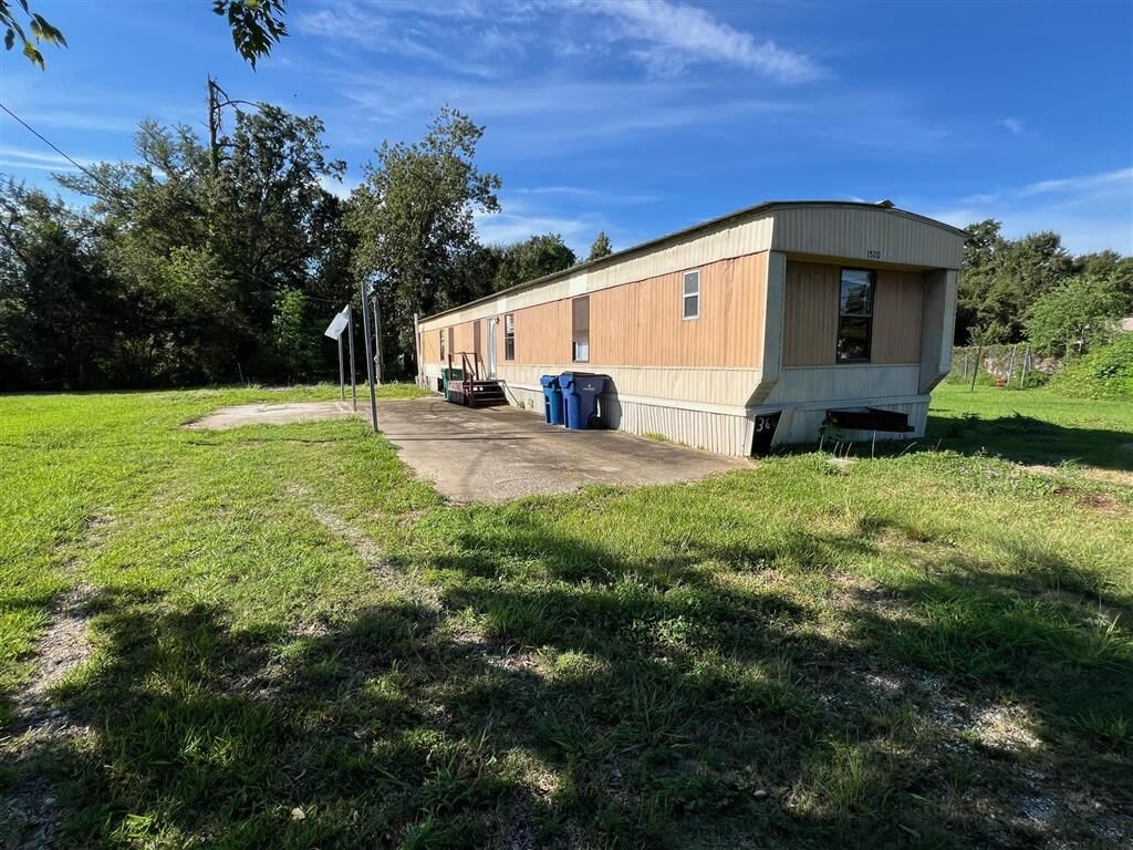 Property Photo: 1520 Weekly Rd Road LA 70663
