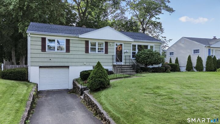 Property Photo:  101 Beatrice Drive  CT 06516 