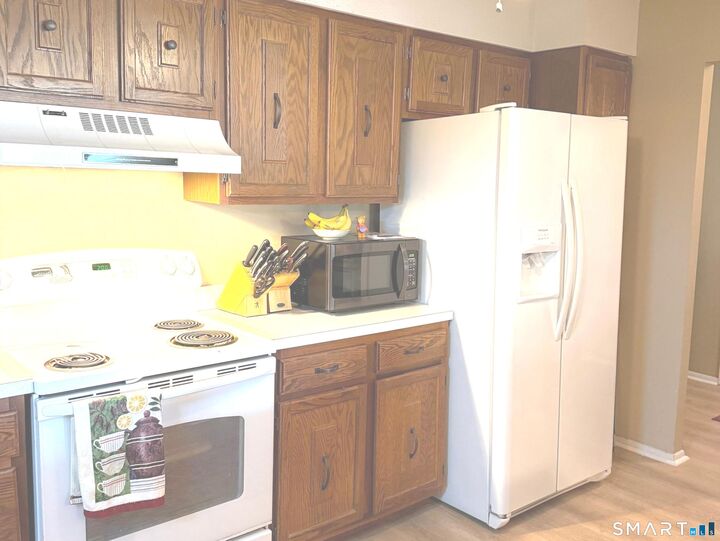 Property Photo: 1460 Elm Street 218 CT 06615