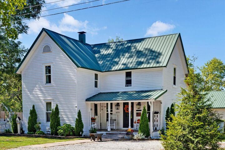 Property Photo:  605 S Hemphill Avenue  MO 65633 