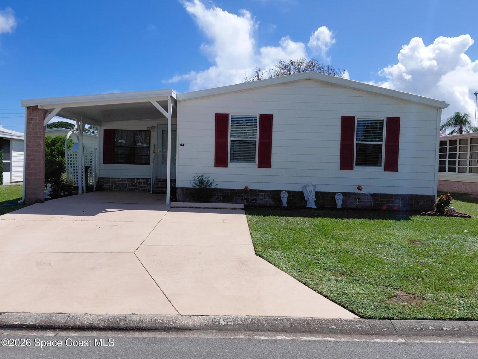 Property Photo:  441 E Puffin Drive E  FL 32976 