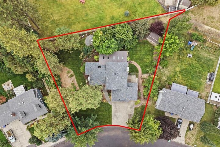 Property Photo: 1007 N Arnim Ave WA 99006
