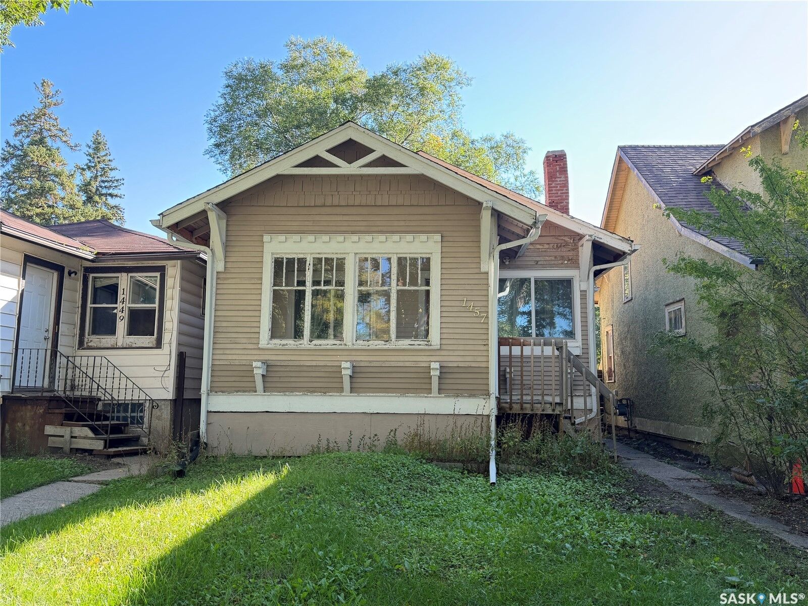 Property Photo:  1457 Princess Street  SK S4T 3Z2 