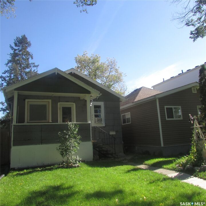 Property Photo:  845 Princess Street  SK S4T 3Y1 