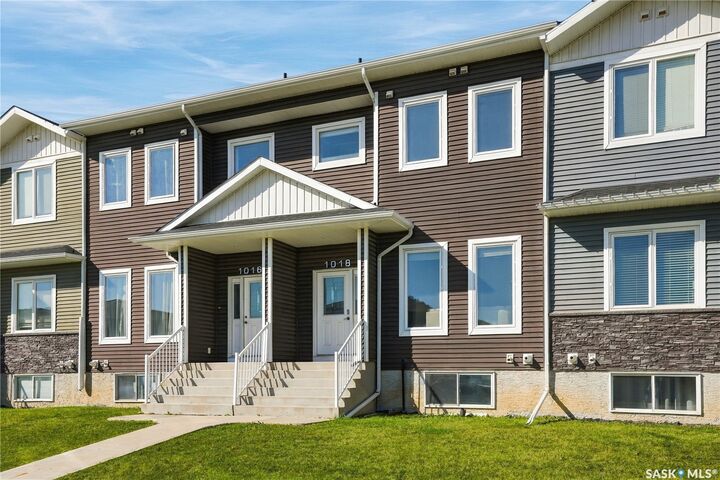 Property Photo:  1018 Evergreen Boulevard  SK S7S 1N1 