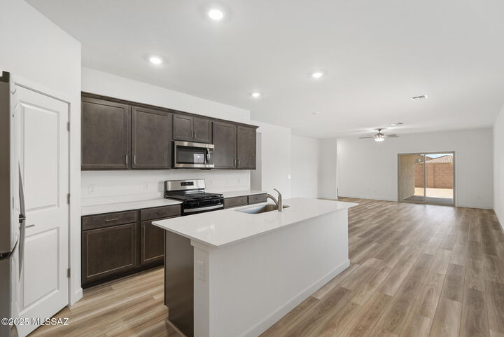 Property Photo:  22025 E Beacon Point Drive  AZ 85145 