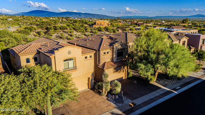 Property Photo:  5790 N Loft Lane  AZ 85718 