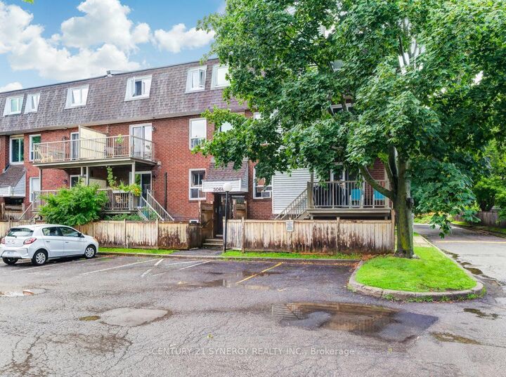 Property Photo:  3066 Councillor's Way H  ON K1T 2S7 