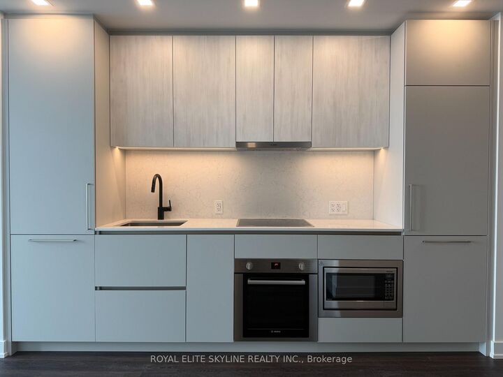 Property Photo:  609 Sherbourne Street 4801  ON M4X 0A4 