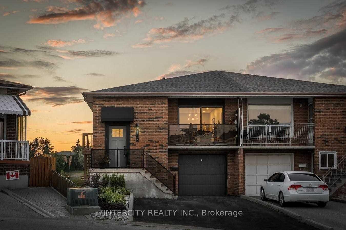 Property Photo:  137 Albany Drive Lower  ON L4L 2X6 
