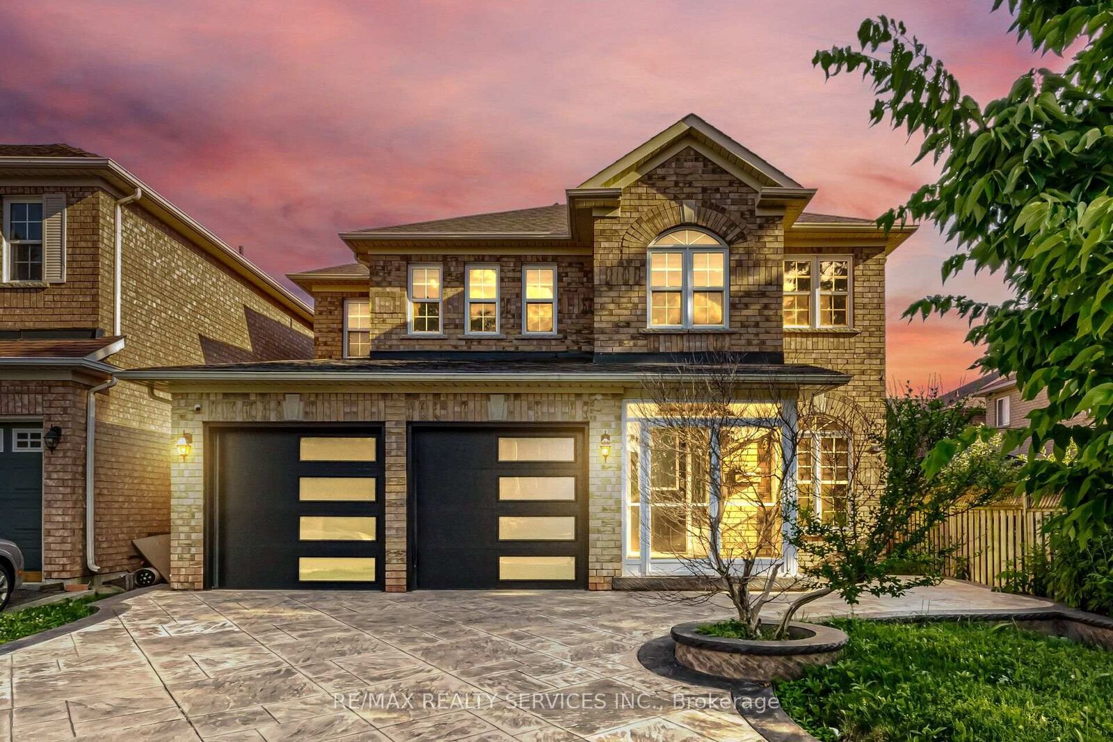 Property Photo:  4 Sunnybrook Crescent  ON L7A 1Y2 