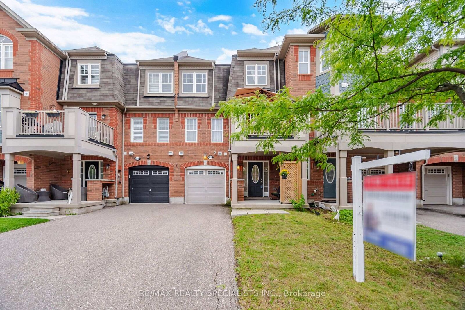 Property Photo:  220 Mortimer Crescent  ON L9T 8N8 