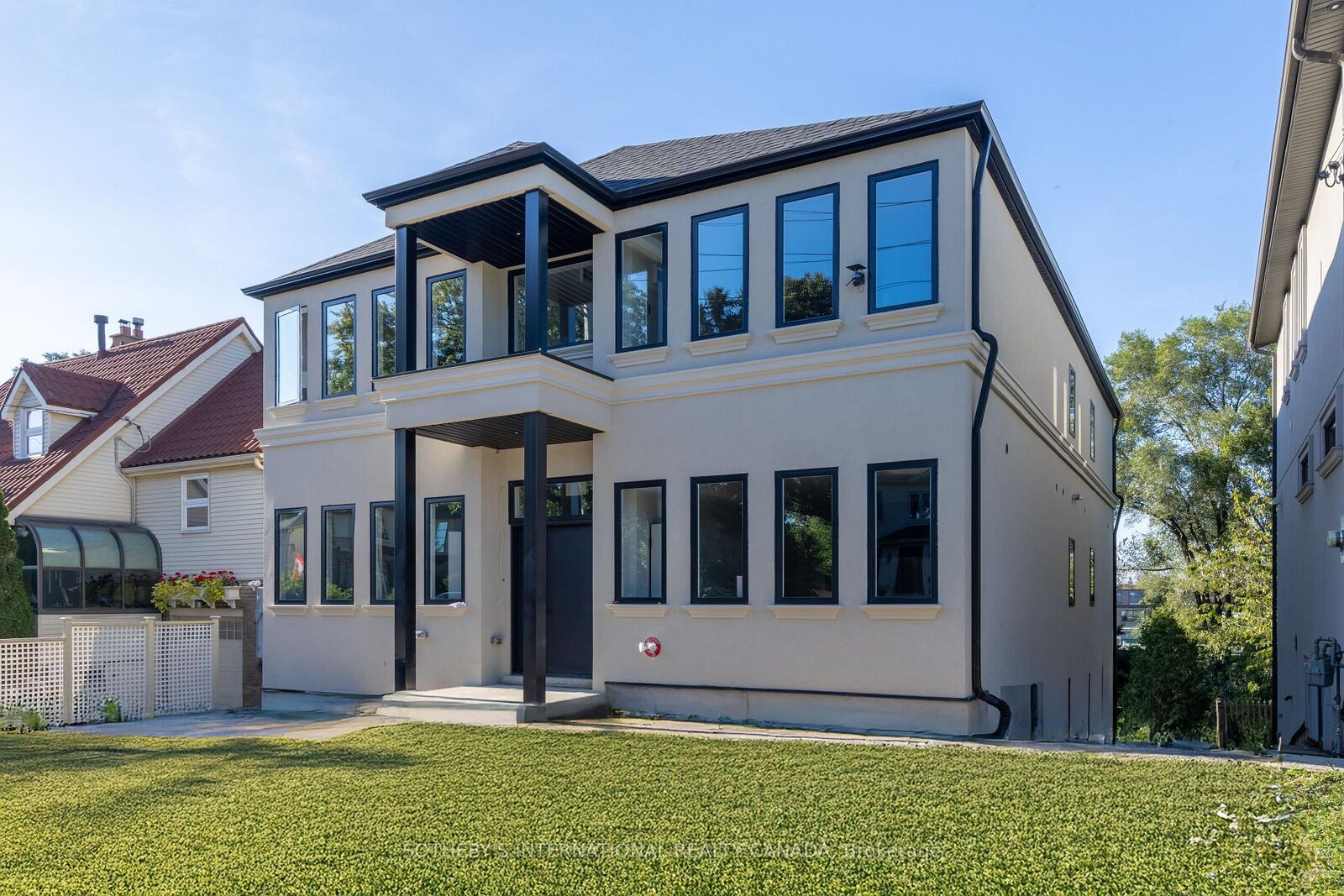 Property Photo:  60 Cannon Road 1  ON M8Y 1S1 