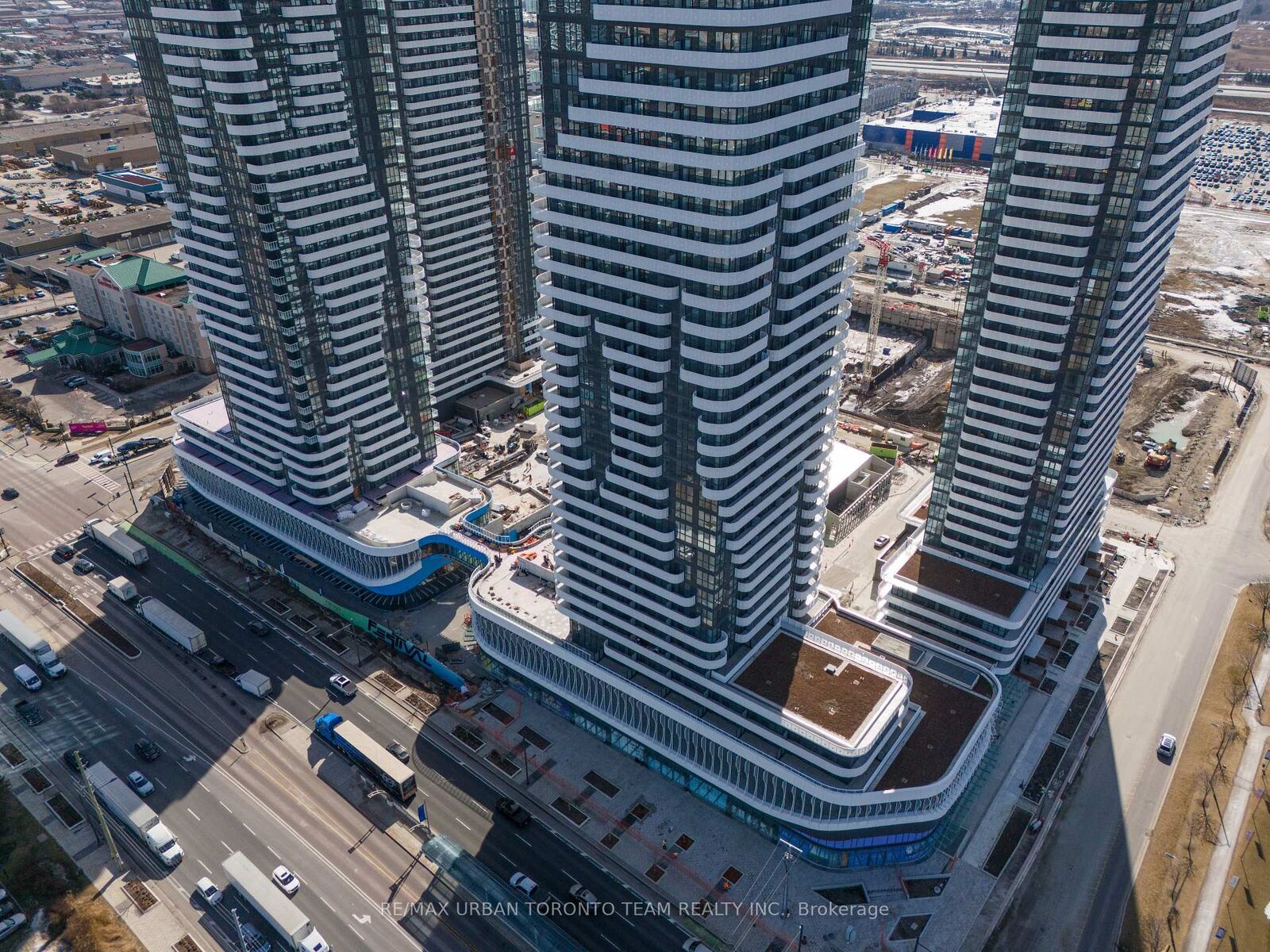 Property Photo:  225 Commerce Street 6001  ON L4K 0R1 