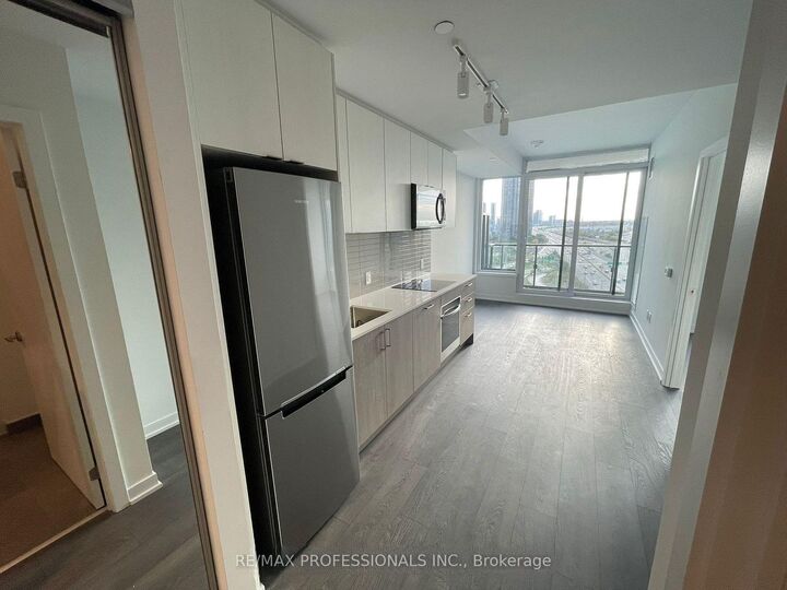 Property Photo:  1928 Lake Shore Boulevard W 1715  ON M6S 0B1 