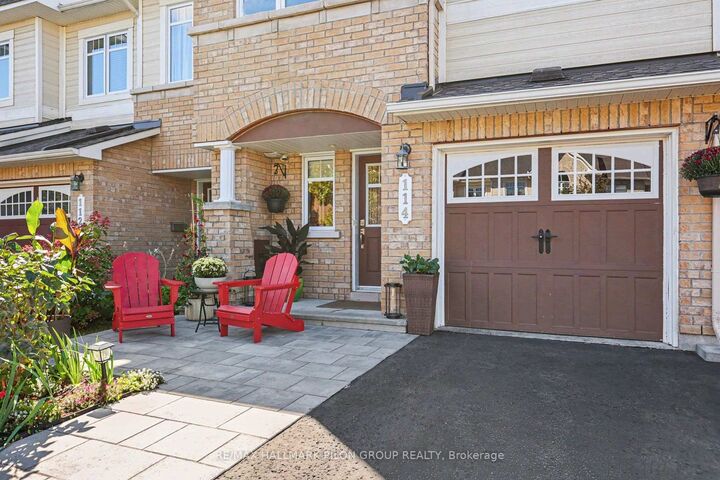 Property Photo:  114 Waterfern Way  ON K4A 0T4 