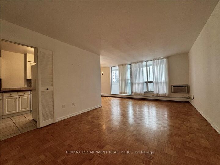 Property Photo:  35 Towering Heights Boulevard 809  ON L2T 3G9 