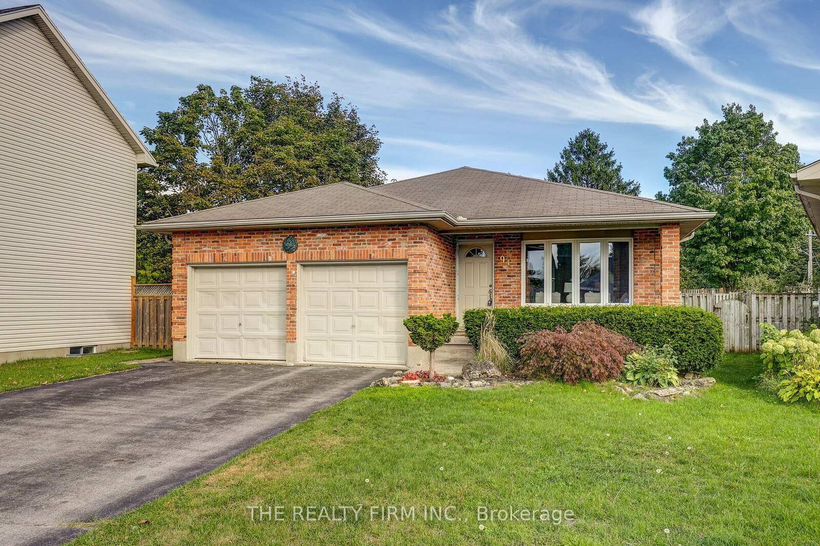 Property Photo:  94 Christian's Court  ON N5V 4P1 