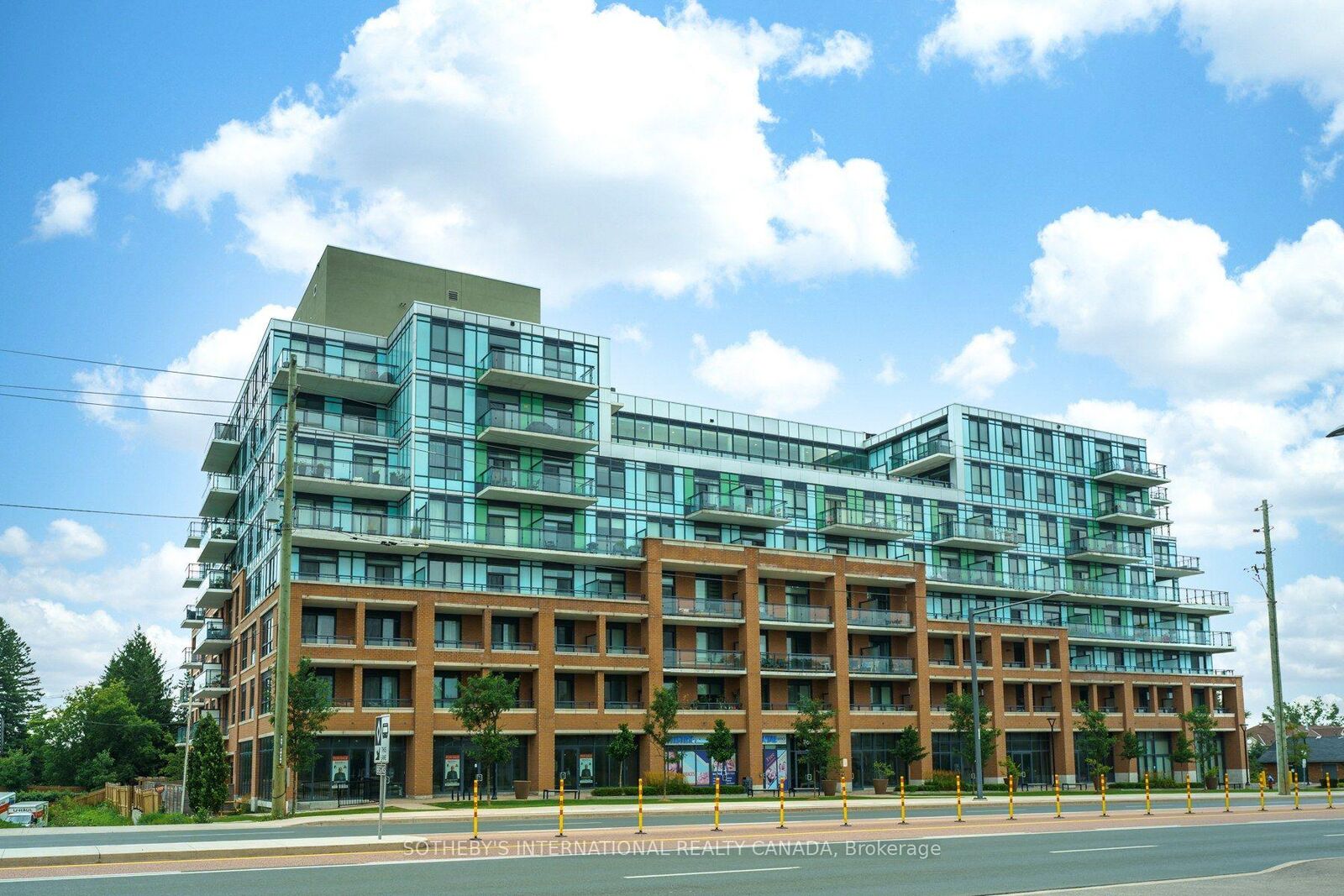 Property Photo:  11611 Yonge Street 521  ON L4E 1G2 