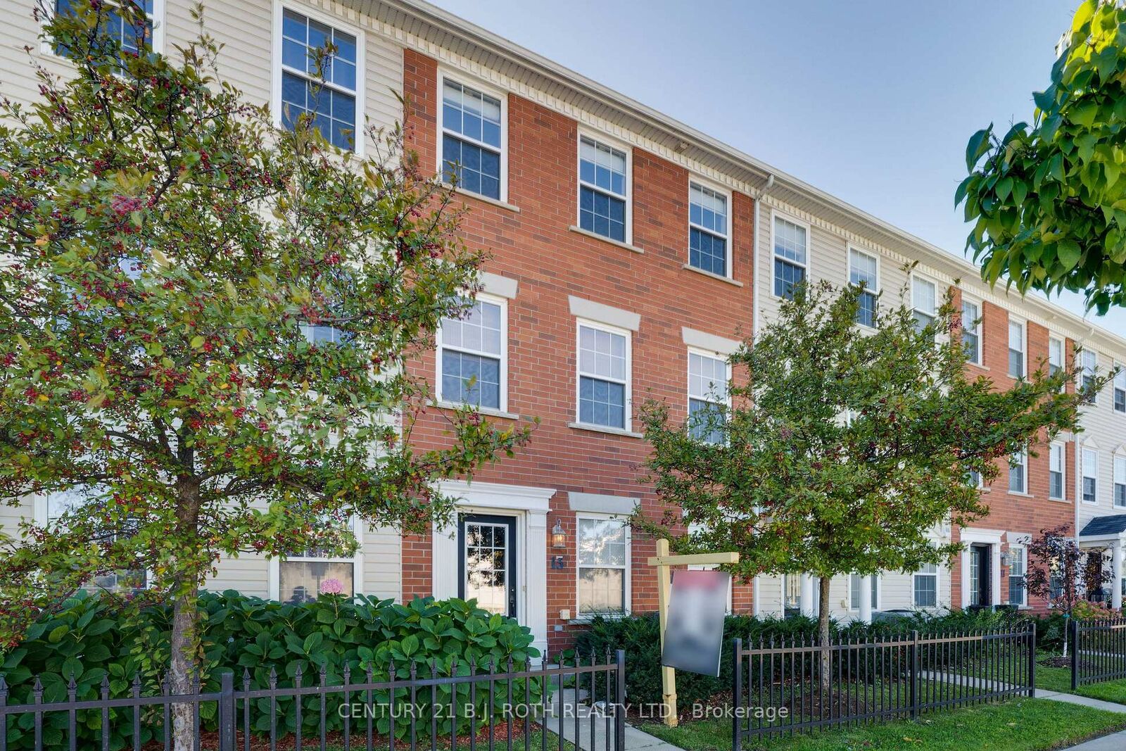 Property Photo:  91 Coughlin Road 13  ON L4N 0L6 