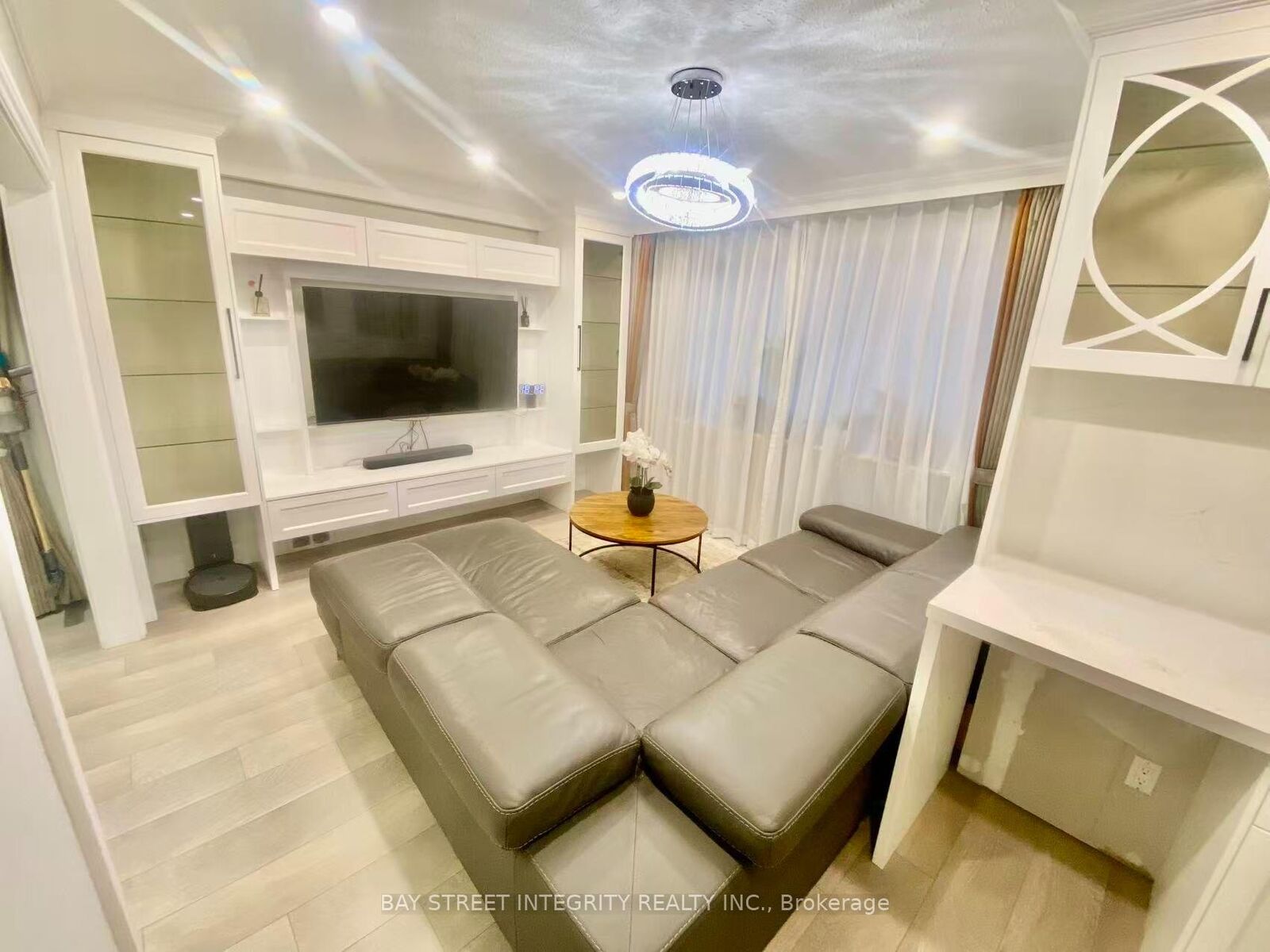 Property Photo:  15 Shandara Crescent  ON M1R 1G1 