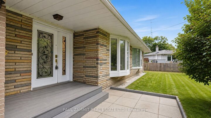 Property Photo:  6 King Richard Court  ON L3P 1M1 