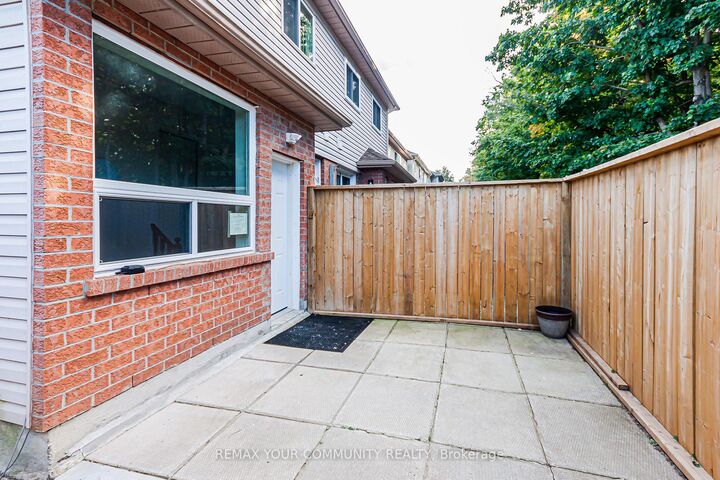 Property Photo:  218 Ferndale Drive S Lower  ON L4N 8J9 