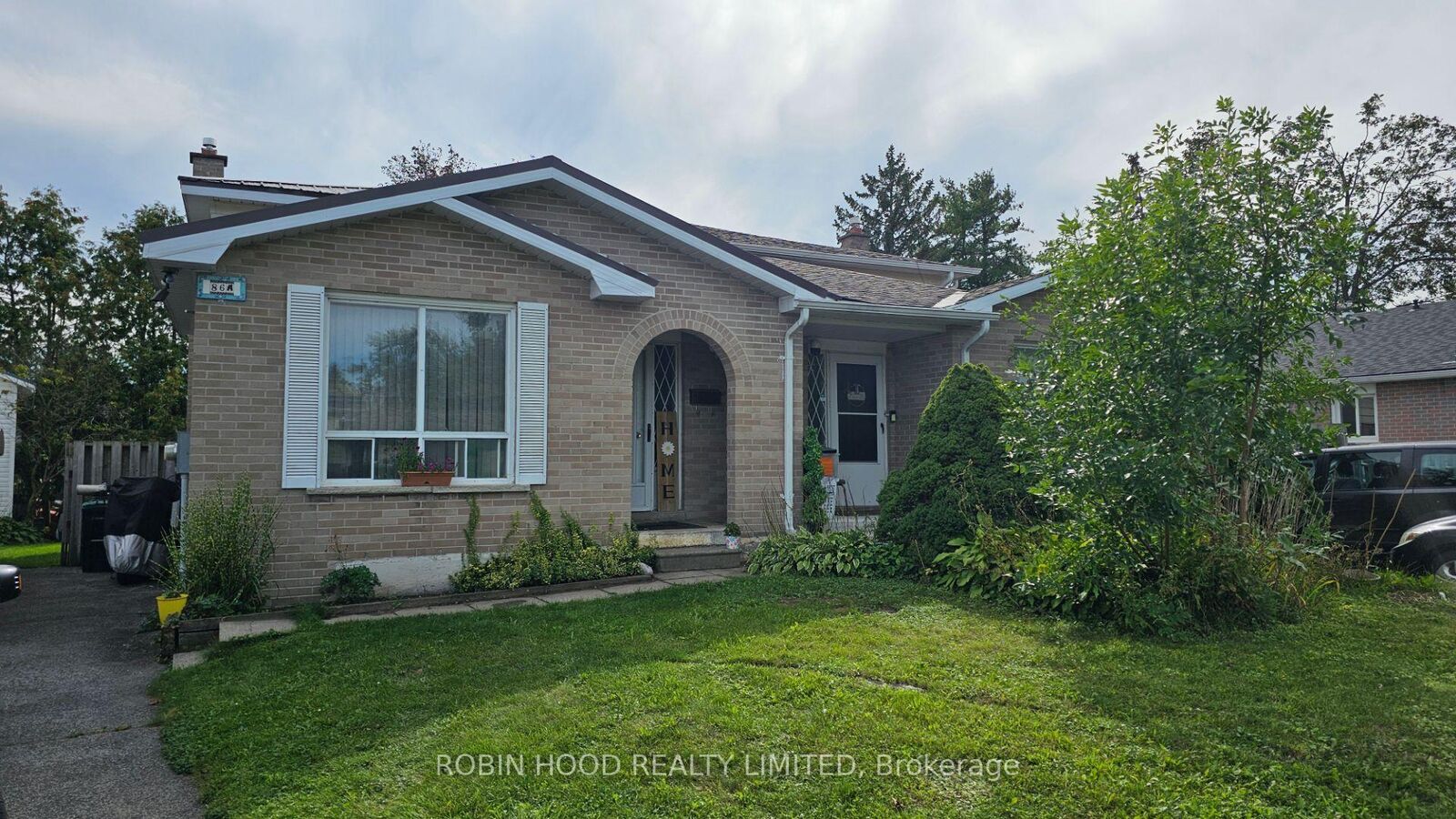 Property Photo:  86A Bernick Drive 1  ON L4M 2V6 
