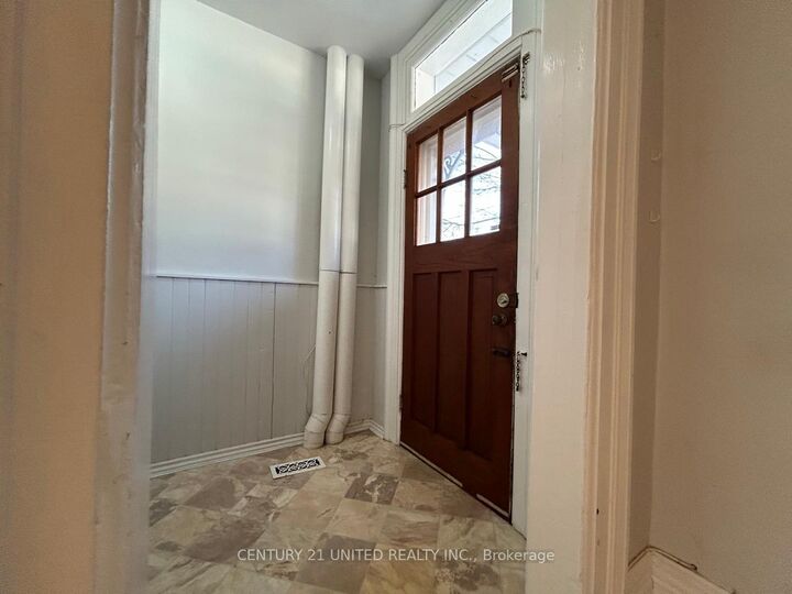 Property Photo:  862 George Street N  ON K9H 3T7 