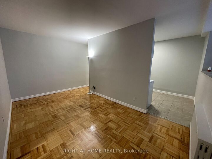 Property Photo:  33 Flamborough Drive B12  ON M6M 2R5 