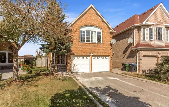Property Photo:  2874 Gardenview Crescent Upper  ON L5M 5T4 