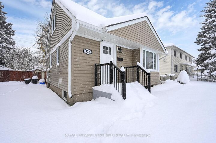 Property Photo:  372 Flanders Row E  ON N5Y 1C4 