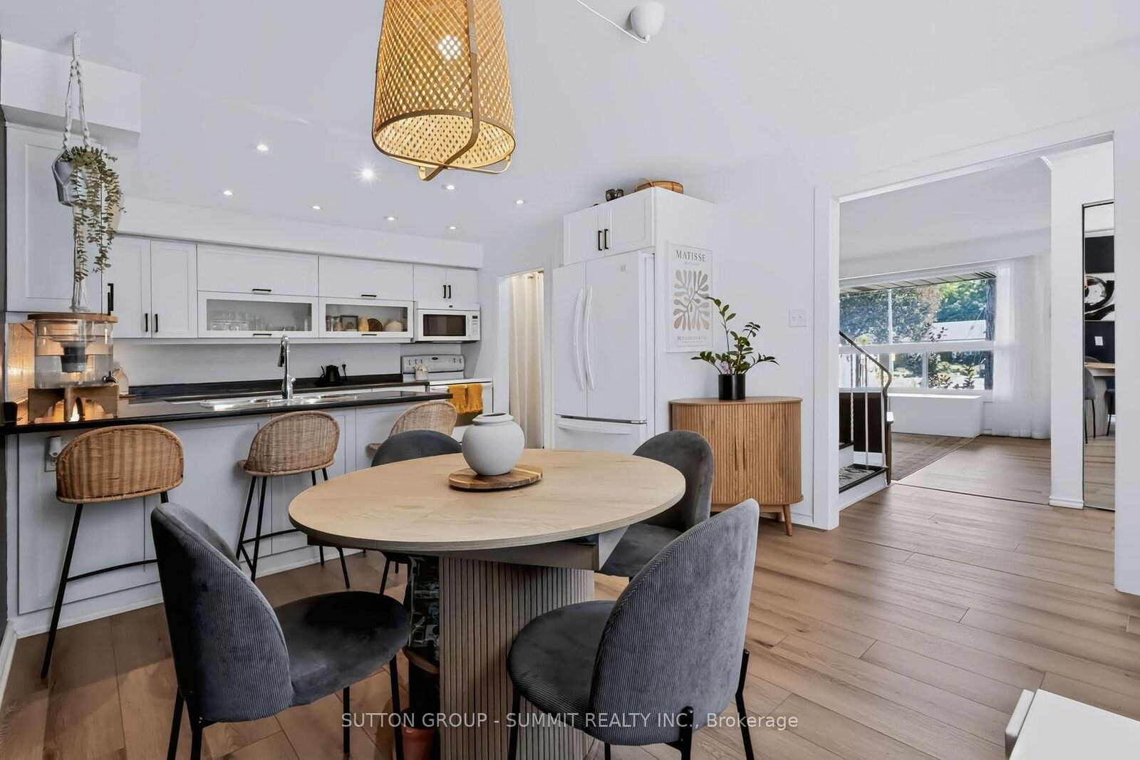 Property Photo:  4018 Longmoor Drive 16  ON L7L 1X2 