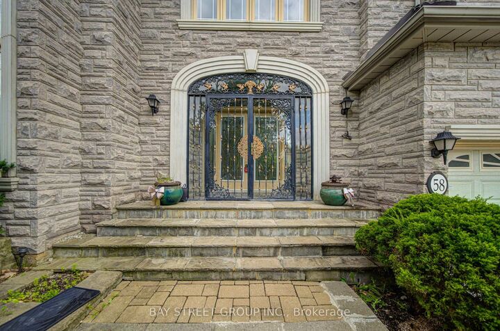 Property Photo:  58 Bowan Court  ON M2K 3A7 