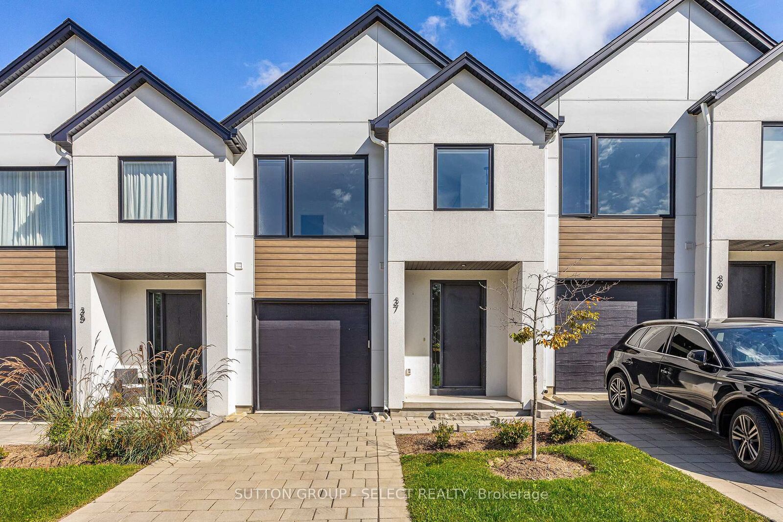 Property Photo:  1965 Upperpoint Gate 37  ON N6K 0L2 