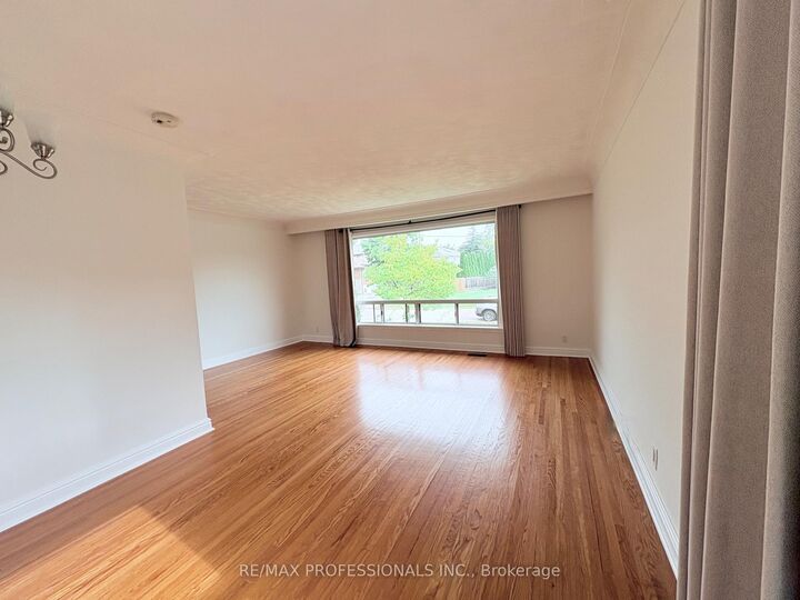 Property Photo:  300 Burton Road  ON L6K 2K8 